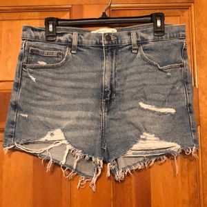 Discounted Shipping! Distressed Denim Shorts